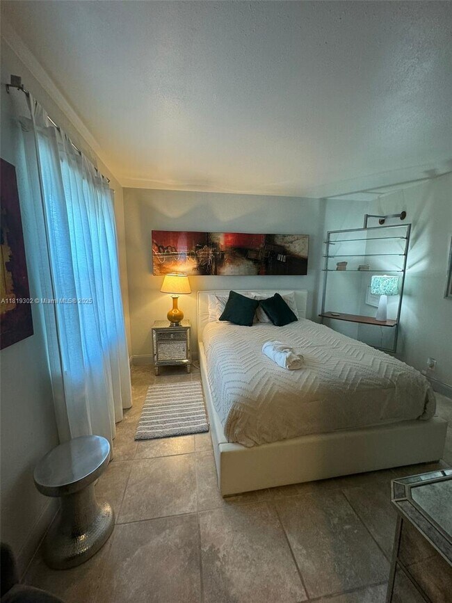 Foto del edificio - 3725 S Olive Ave