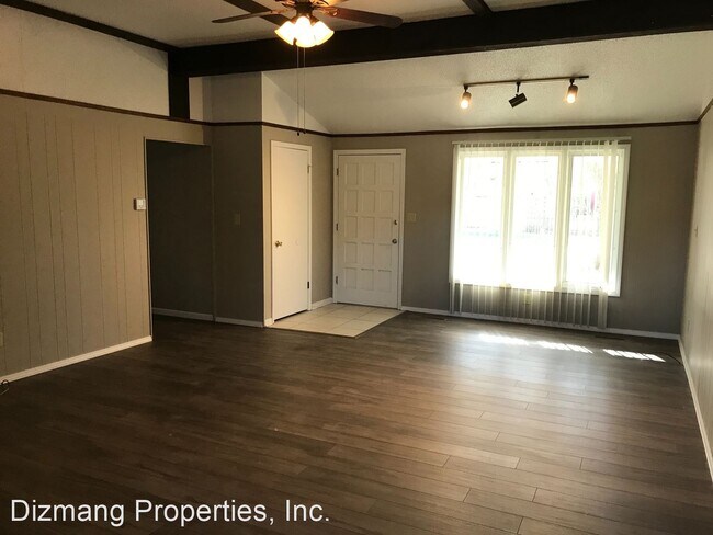 Building Photo - 3 br, 2 bath House - 1415 E. Price St.