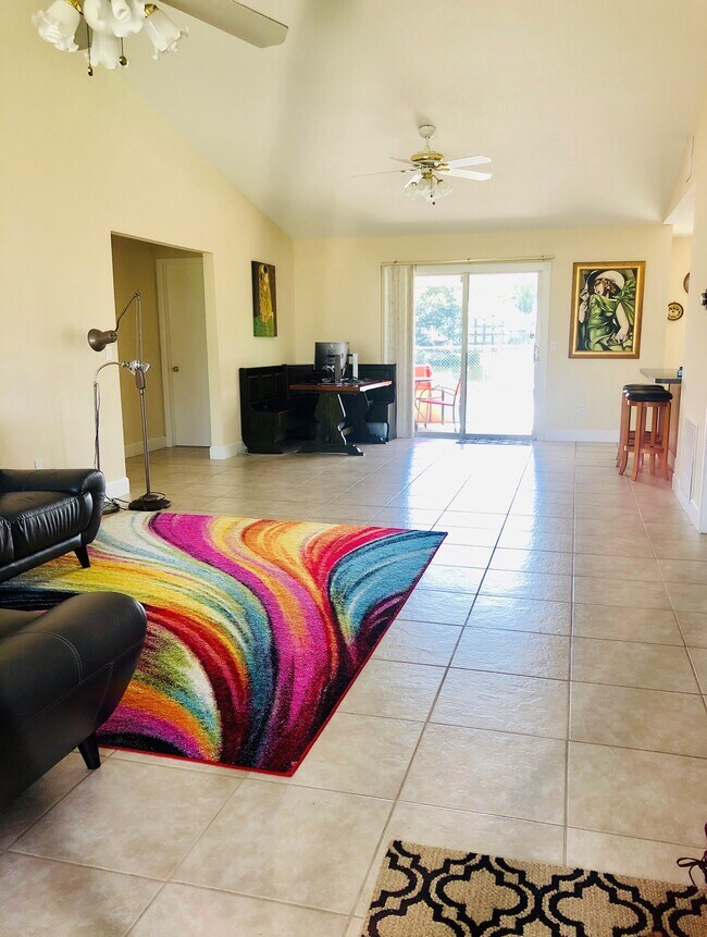 Foto del edificio - 7926 Blackwood Ln