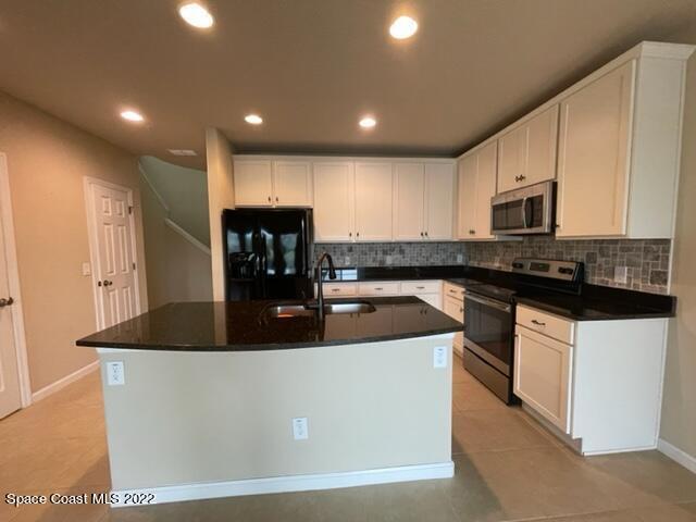 Foto del edificio - 1420 Lara Cir