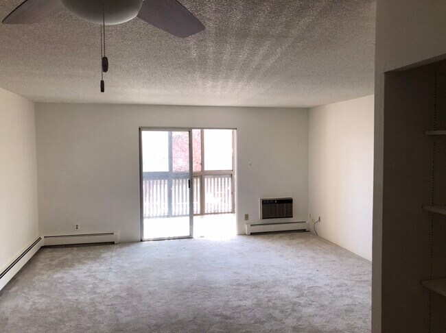 Foto del edificio - 6980 E Girard Ave