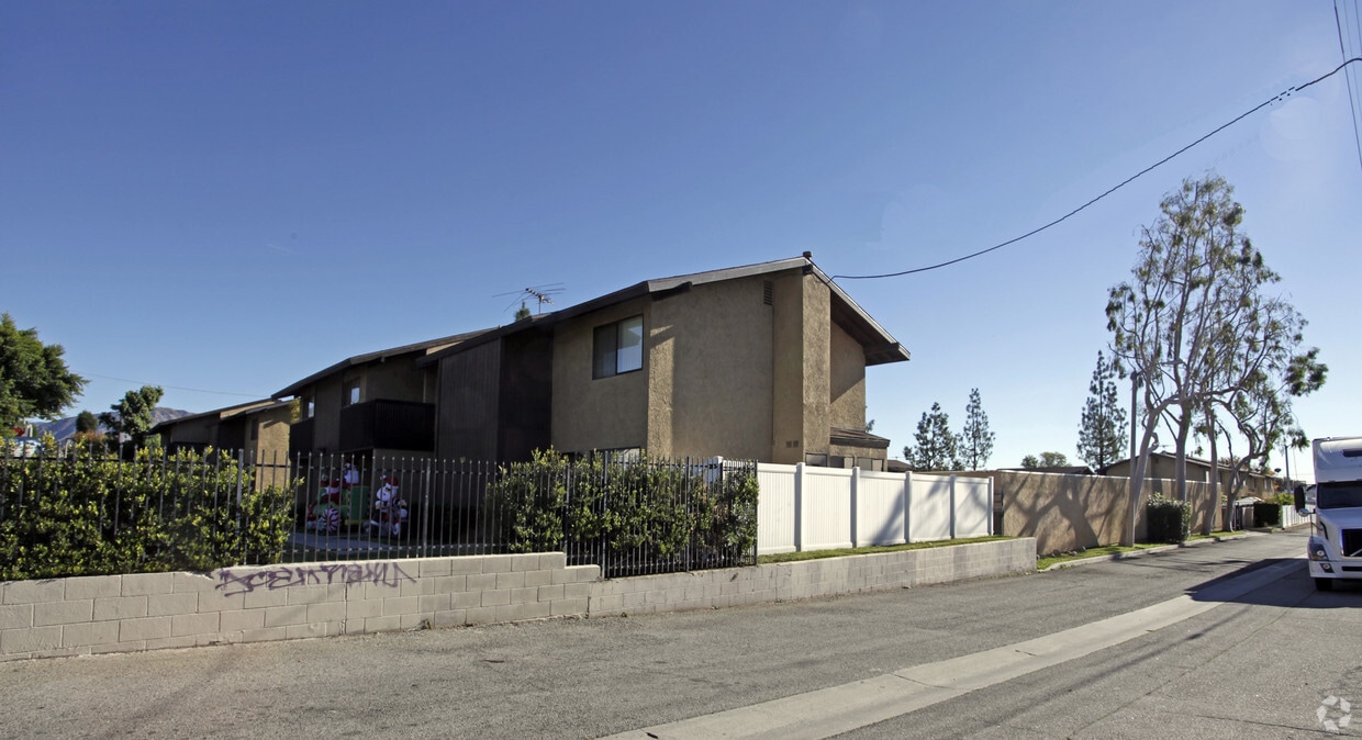 Primary Photo - 126 N Hubbard Ave
