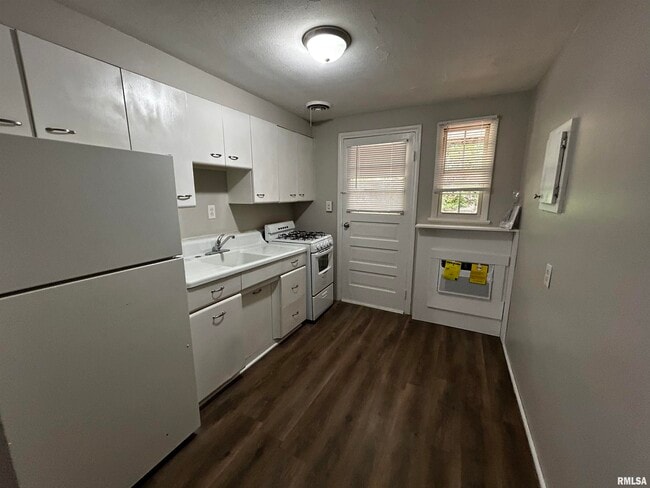 Building Photo - 108 Oakdale Rd