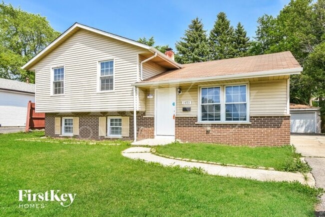 Building Photo - 1493 Glen Ellyn Rd