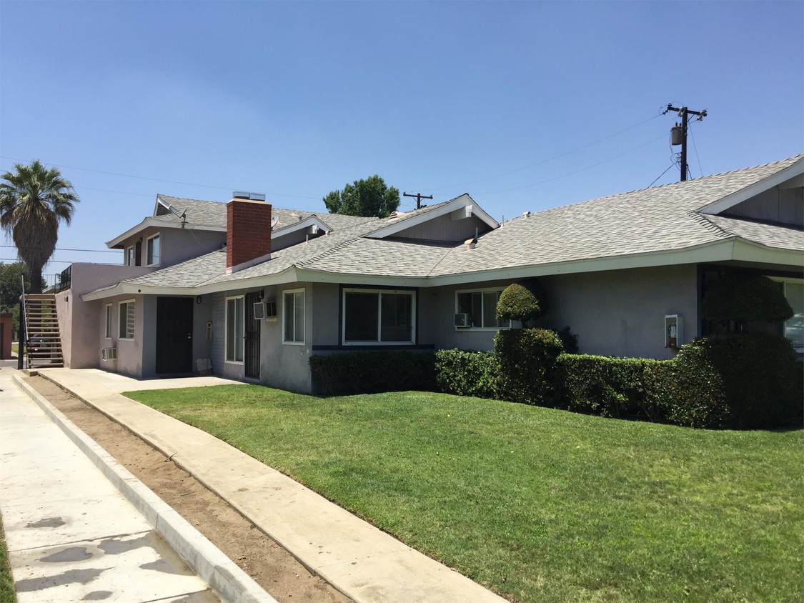 Primary Photo - 311 N Begonia Ave