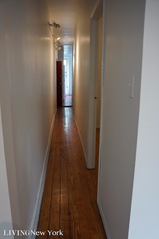 Building Photo - 451 W 46th St