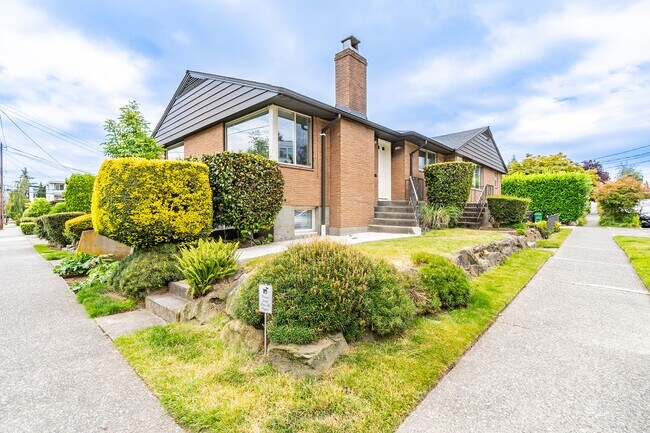 Foto del edificio - Charming Ballard  Daylight One Bedroom Plu...