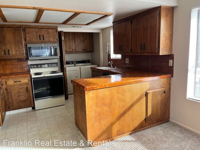 Building Photo - 2 br, 2 bath House - 965 Morro Unit H
