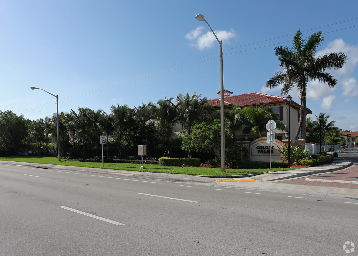 Foto del edificio - Colony Palms