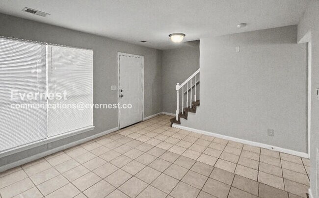 Foto del edificio - 2463 Hampstead Dr