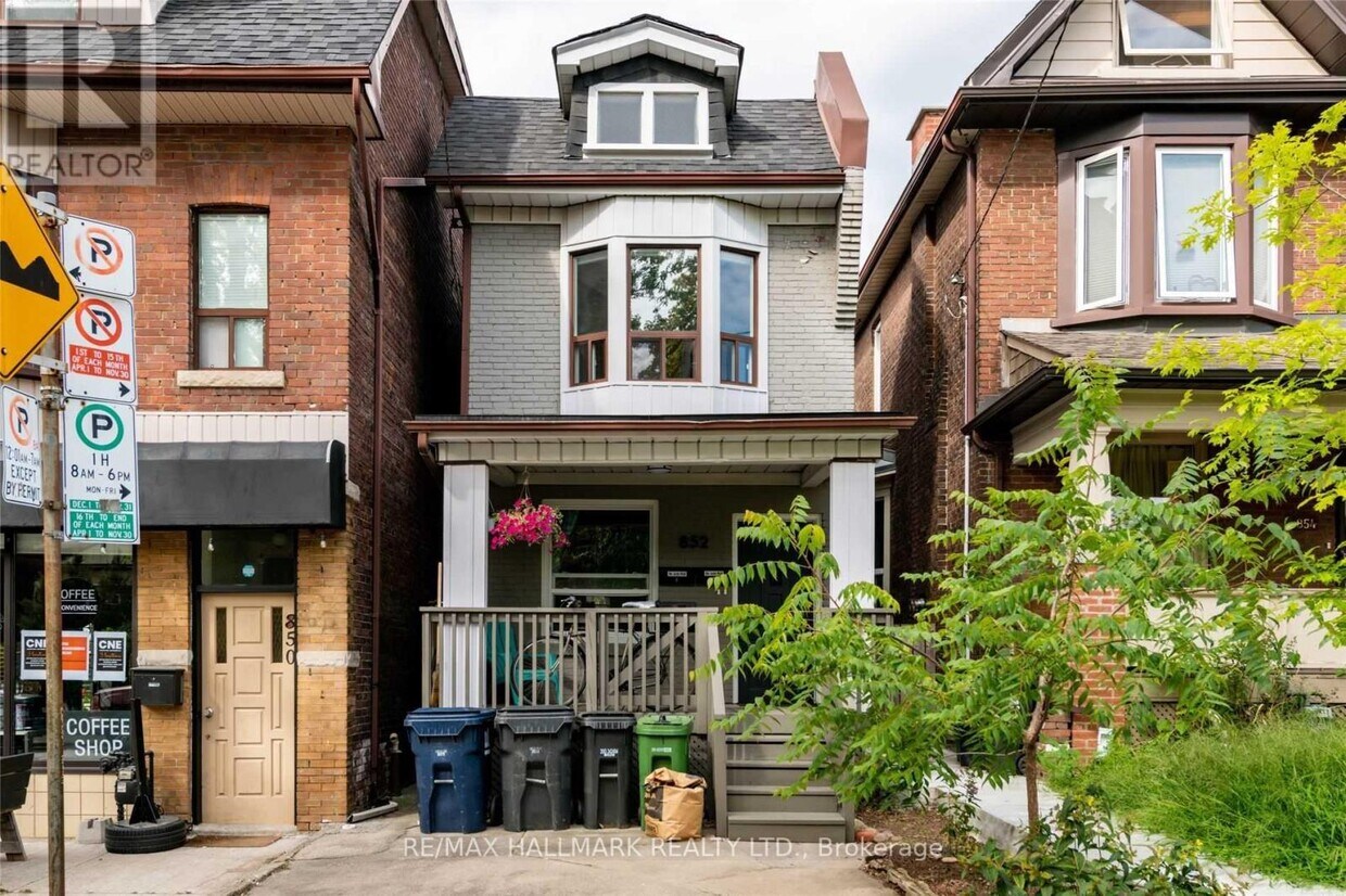 Primary Photo - 852 Carlaw Ave