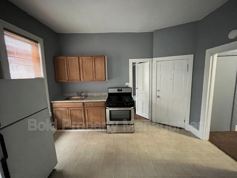 Primary Photo - 214 S 10th St