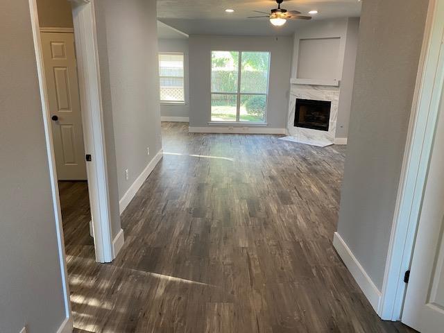 Foto del edificio - 102 Meadowlark Cir