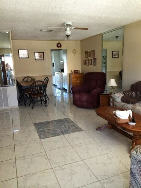 Foto del edificio - 5925 Shore Blvd S
