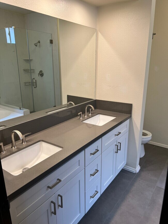 Remodeled Bathroom - 4707 Willis Ave