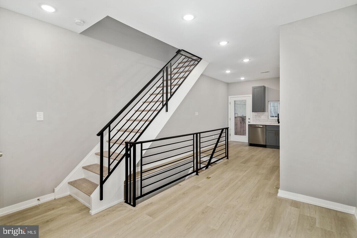 Foto principal - 2426 Jasper St