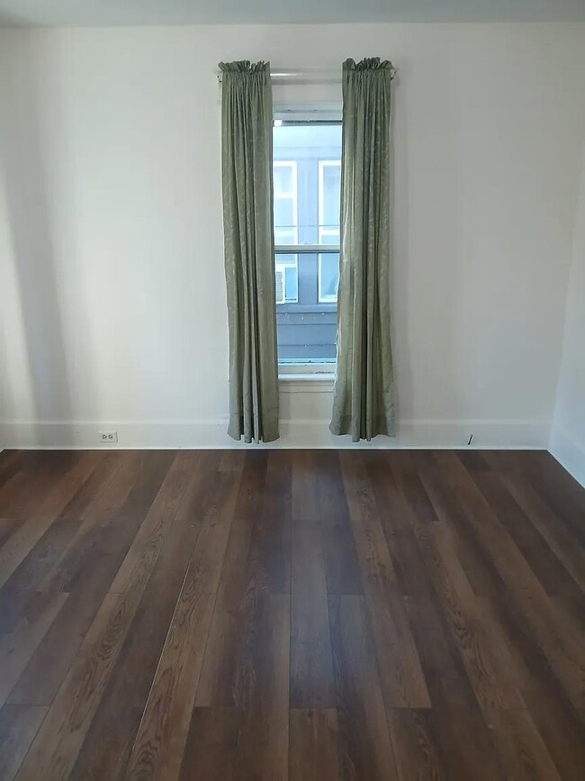 Foto del edificio - 129 Plainfield Ave