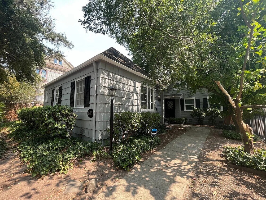 Foto principal - 815 19th St