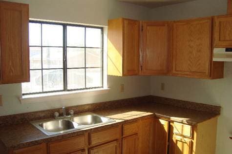 Building Photo - East El Paso 2 bed RefrigA/C