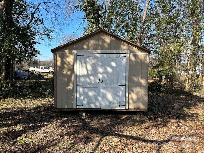 Building Photo - 4100 Avalon Ave