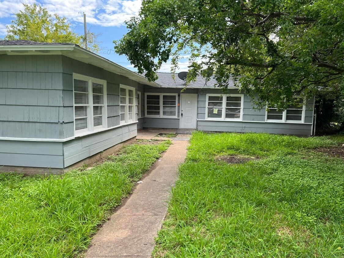 Foto principal - 1731 W 7th St
