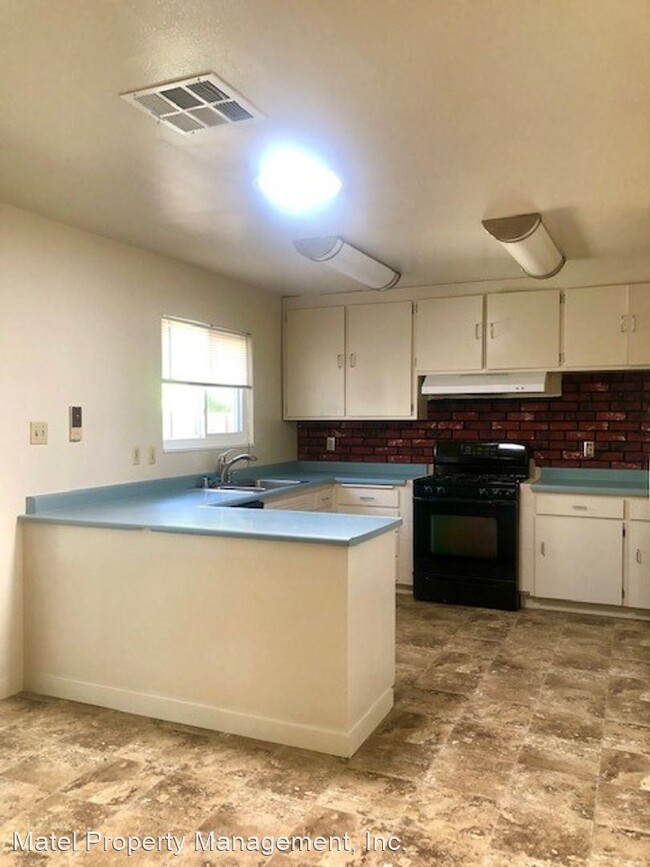 Building Photo - 3 br, 2 bath House - 26294 Dodge Ave
