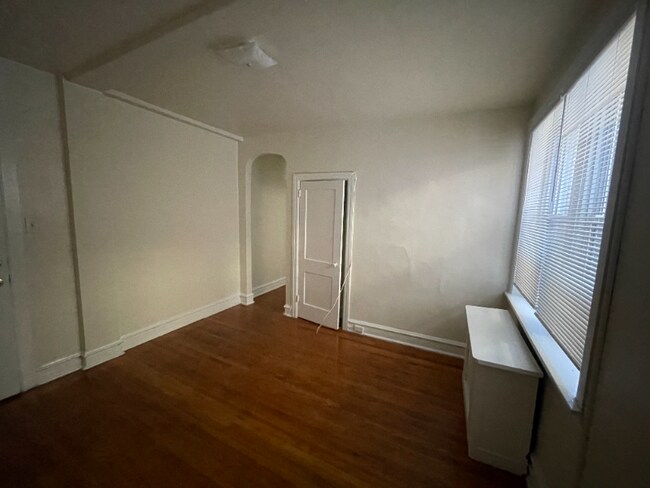 Building Photo - 311 S 20th St