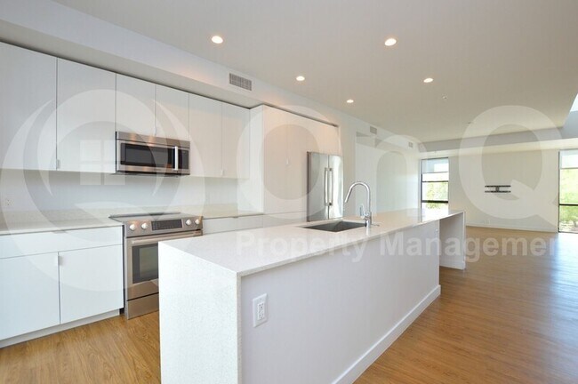 Foto del edificio - 1717 N 1st Ave