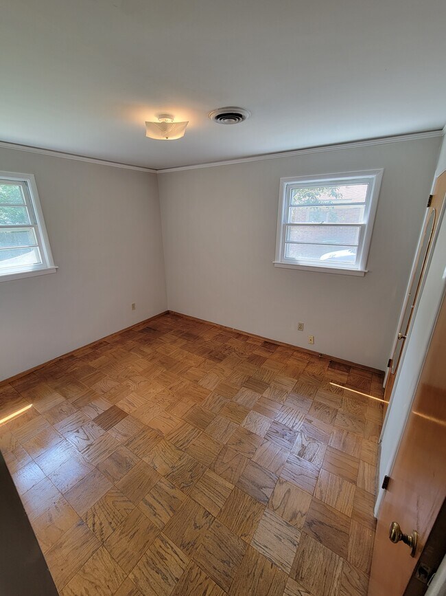 Foto del edificio - 3324 Harrison Rd