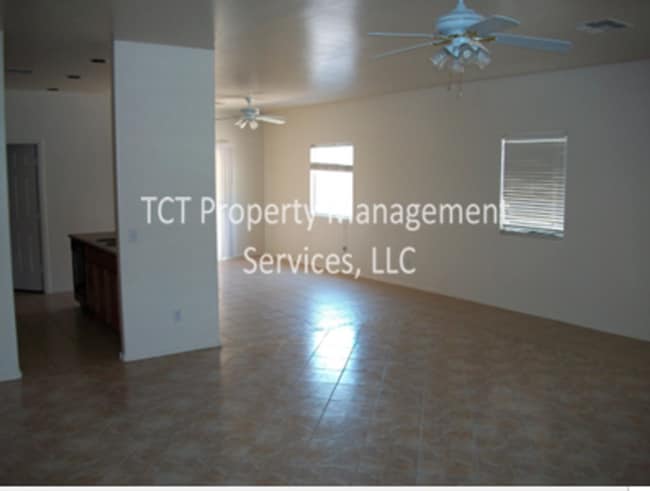 Foto del edificio - 3 bed/2 bath near Cardinal Stadium!