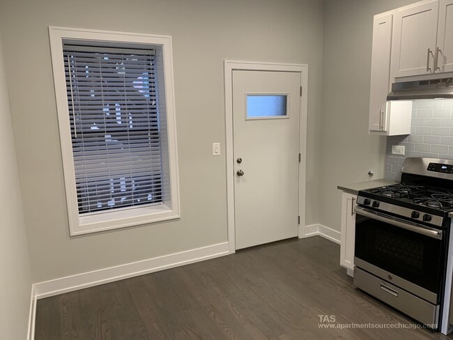 Foto del edificio - 849 W Lill Ave