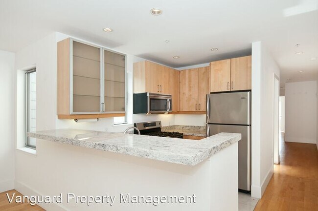 Building Photo - 2315 Van Ness Ave