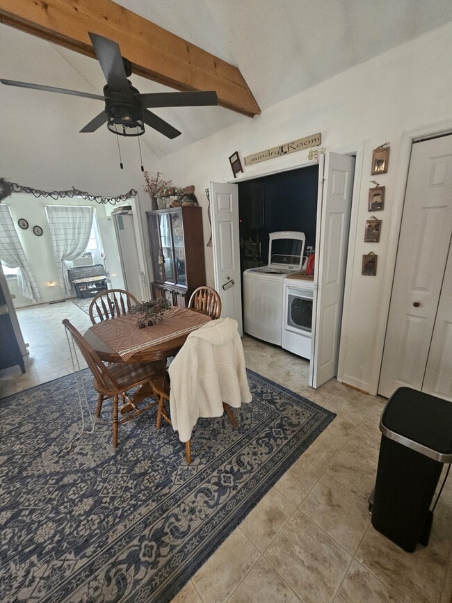 Foto del edificio - 24101 Asbury Dr