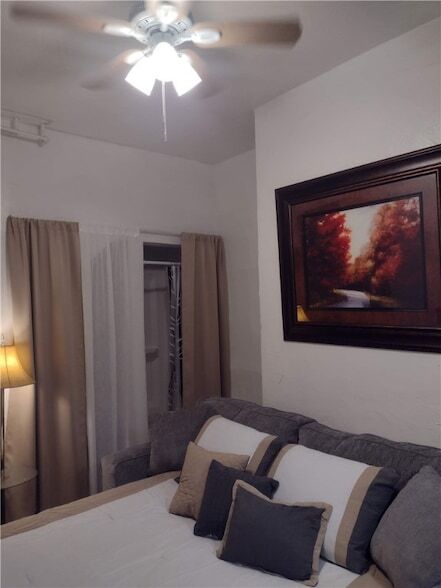 Foto del edificio - 5365 Hillcrest St