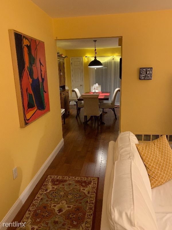 Building Photo - 4 br, 2 bath Townhome - D2 Carver Place
