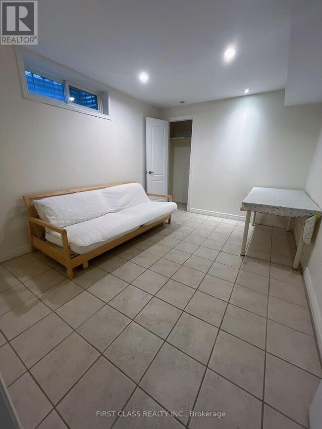 Building Photo - 14 Crayford Dr