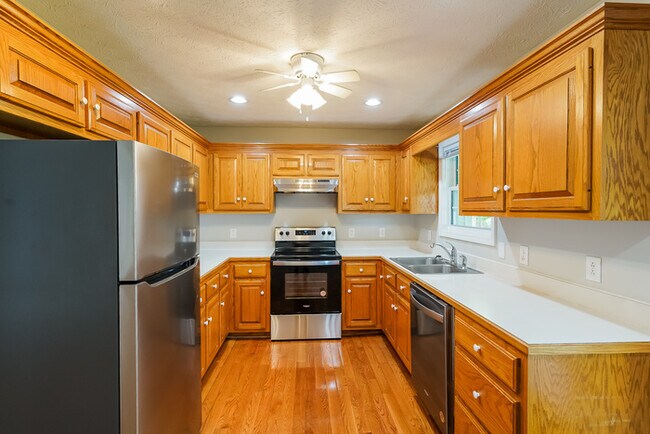 Foto del edificio - Charming 3 Bedroom in Springfield, TN