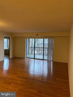 Foto del edificio - 8370 Greensboro Dr