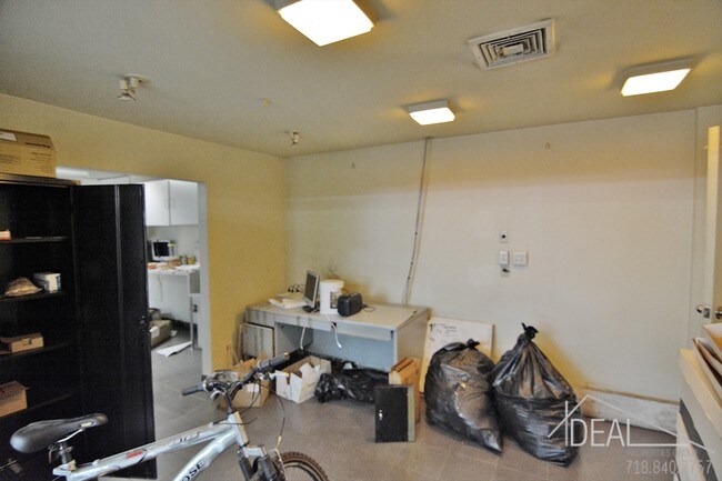 Foto del edificio - 221 Flatbush Ave