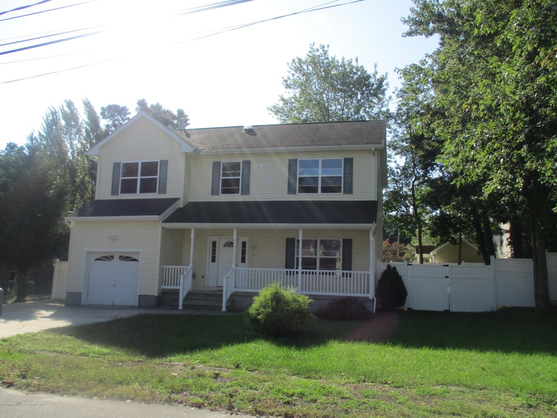 Primary Photo - 1308 2nd Ave