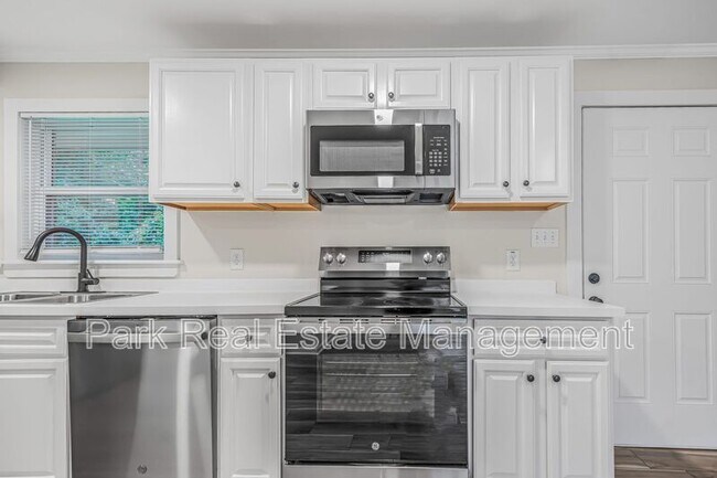 Foto del edificio - 201 Howell St