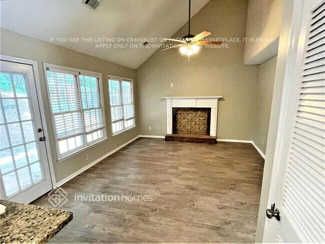 Foto del edificio - 220 Pine Bridge Trail