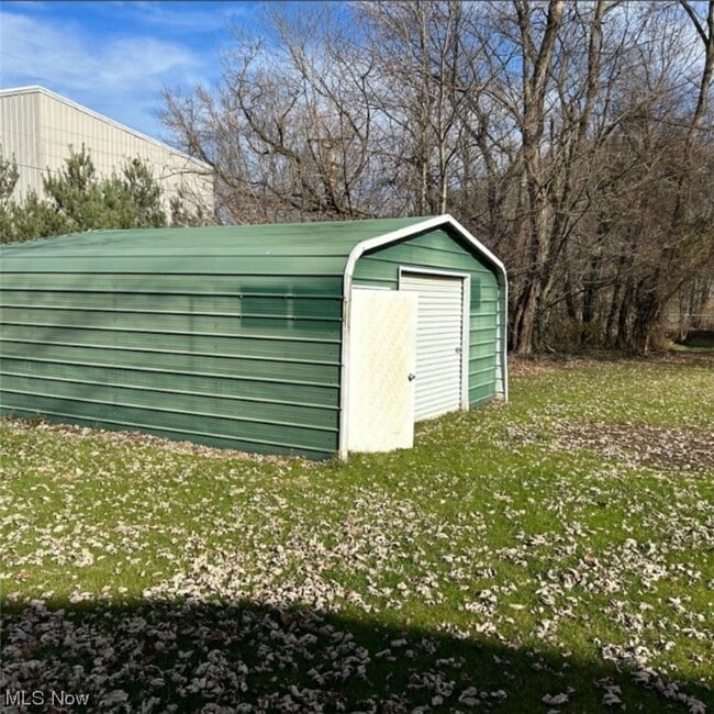 Building Photo - 2119 Brightwood Dr SE