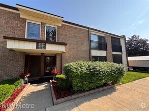 Building Photo - 18236 University Park Dr