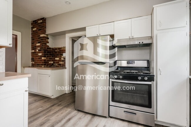 Building Photo - 522 E 3rd St