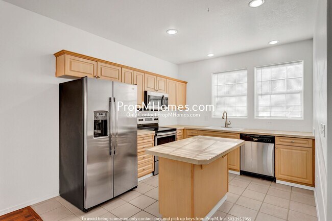 Building Photo - Spacious Townhome on Sexton Mountain - 3 B...