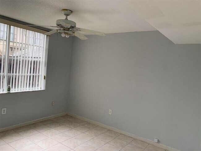Foto del edificio - 1062 W 42nd Pl