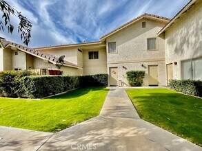 Building Photo - 74614 Driftwood Dr