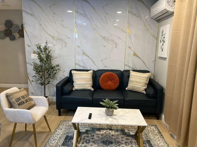 Building Photo - 1059 Gillespie Dr