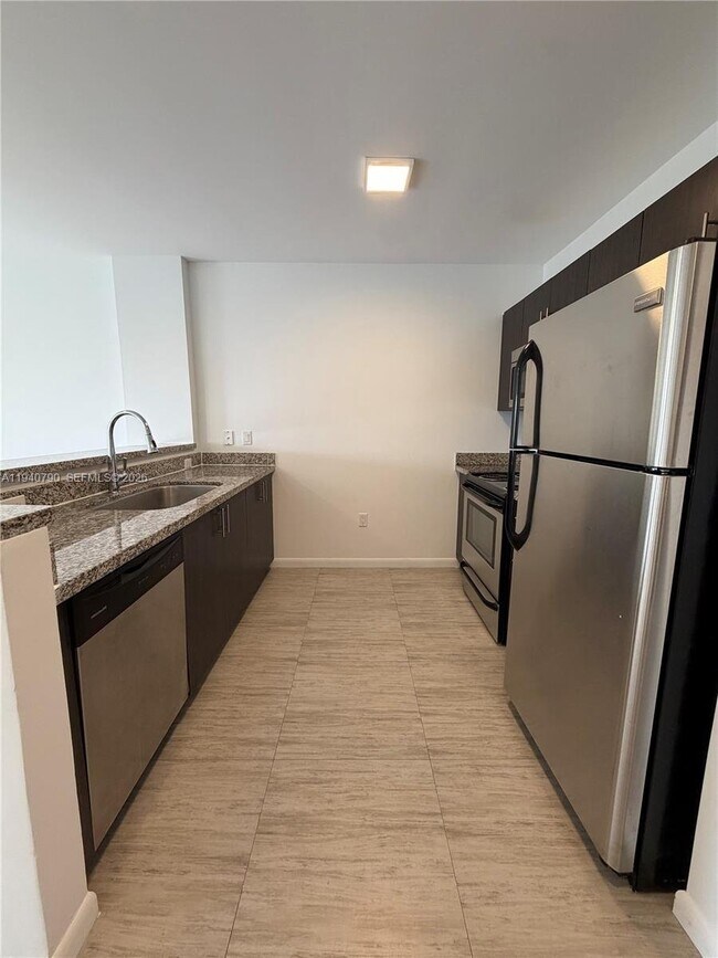 Foto del edificio - 1801 SW 32nd Ave